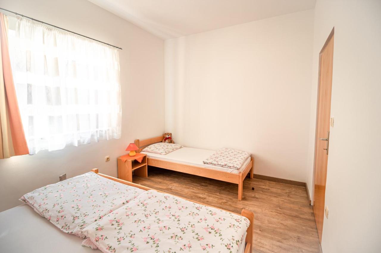 Apartments Sandra Kornić Buitenkant foto